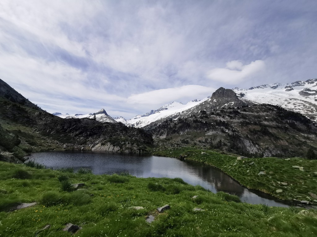 Panorámica desde el ibón de Billamorta